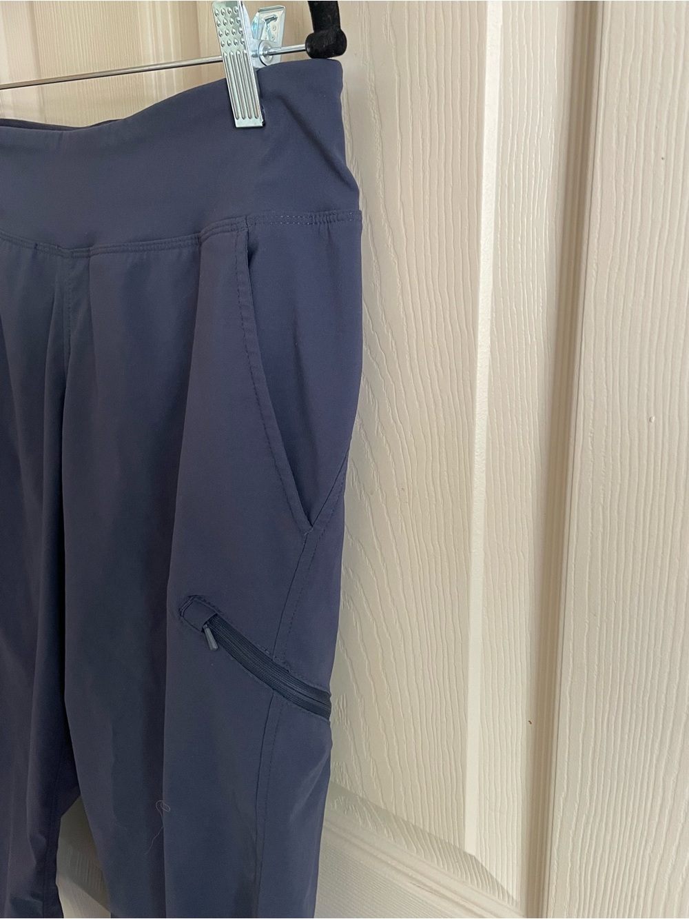 Mountain Hardwear Women's Navy Blue Capris - Picture 5 of 5